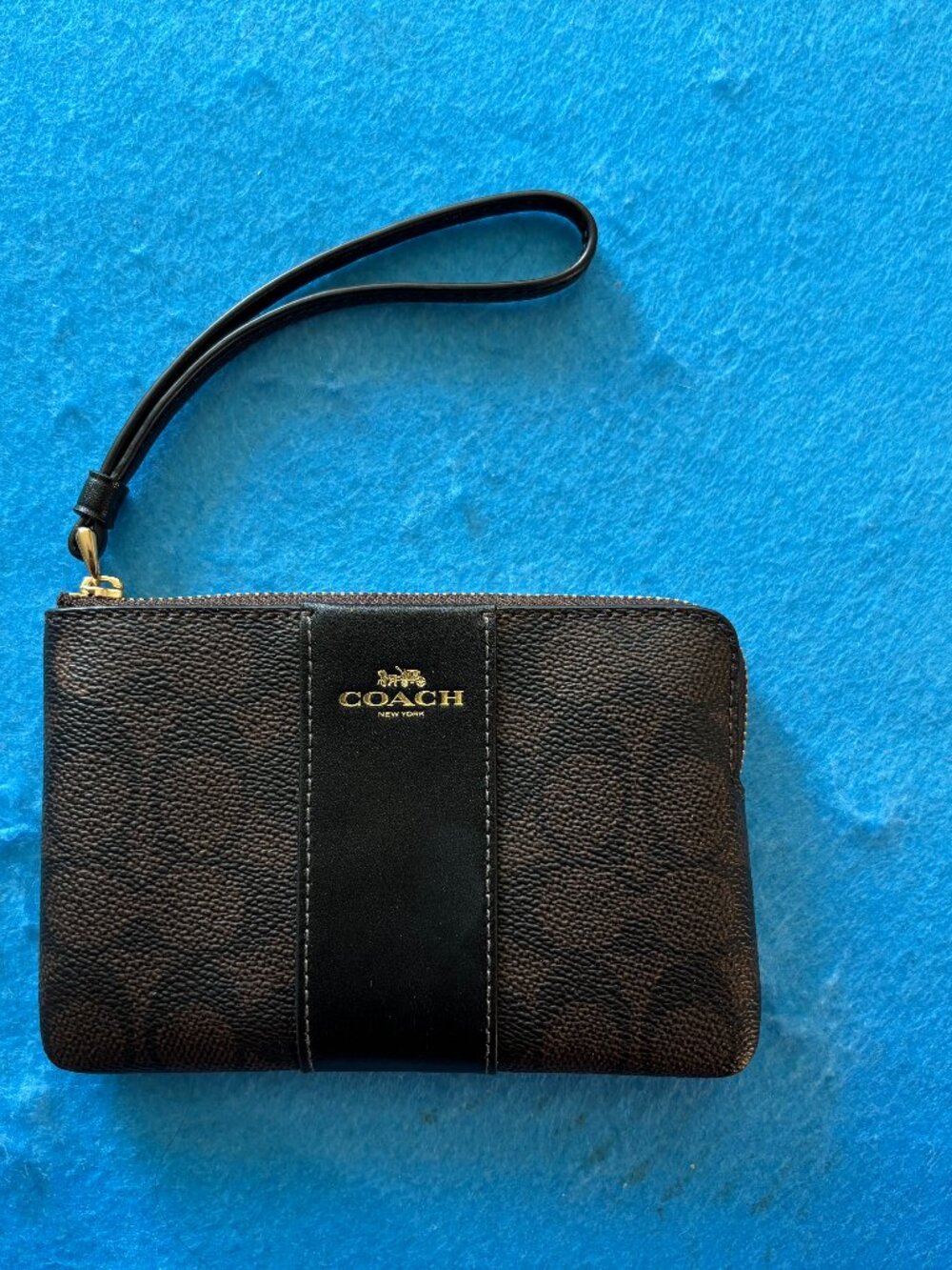Coach Corner Zip Wrislet in Signature Canvas with Stripe